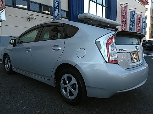 Toyota PRIUS 2013-12 196725-17