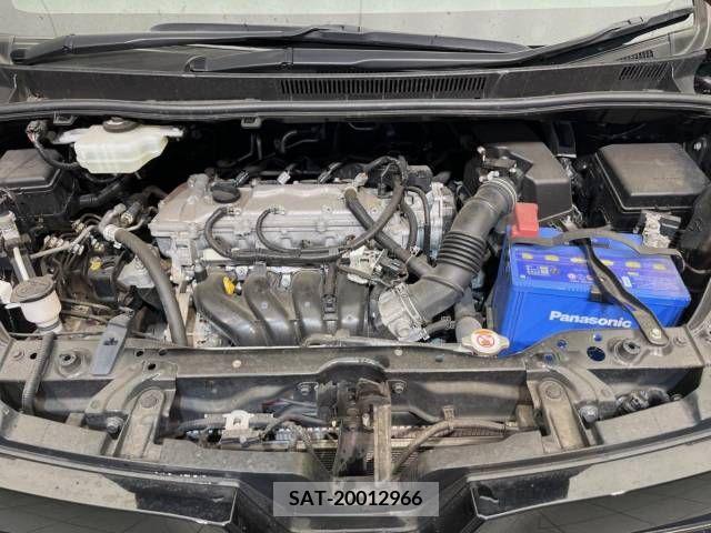 Toyota VOXY 2018-04 370364-19