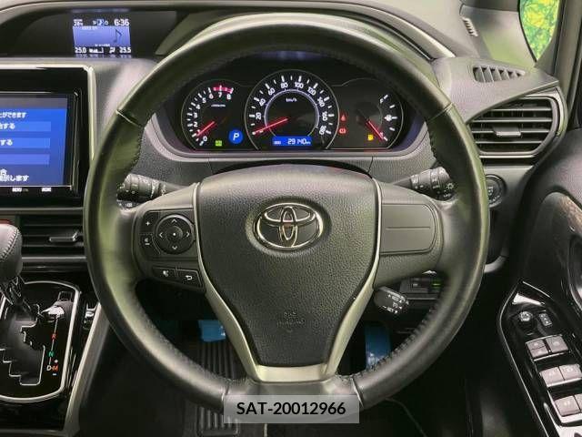 Toyota VOXY 2018-04 370364-12