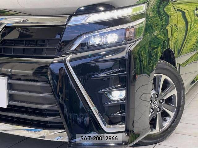 Toyota VOXY 2018-04 370364-13