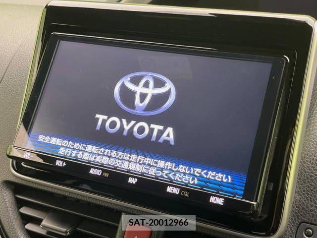 Toyota VOXY 2018-04 370364-5