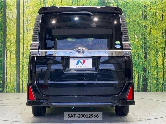 Toyota VOXY 2018-04 370364-16