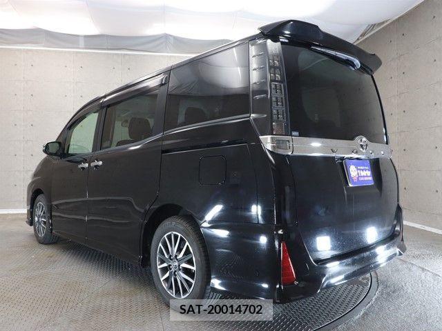 Toyota VOXY 2015-10 370404-24