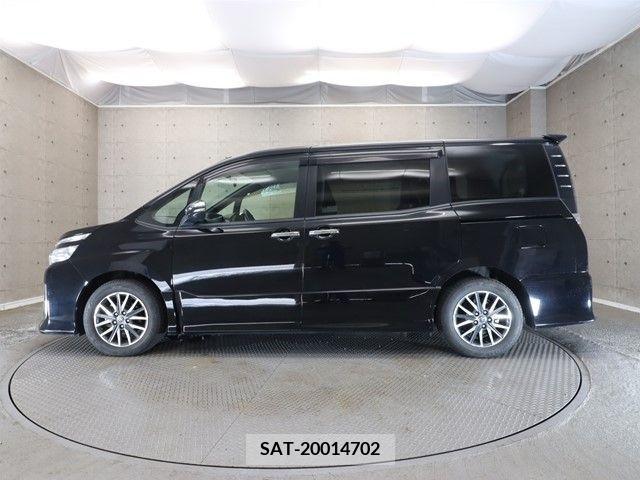 Toyota VOXY 2015-10 370404-25