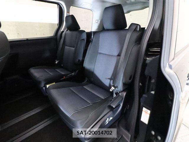 Toyota VOXY 2015-10 370404-6