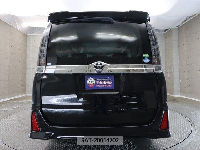 Toyota VOXY 2015-10 370404-23