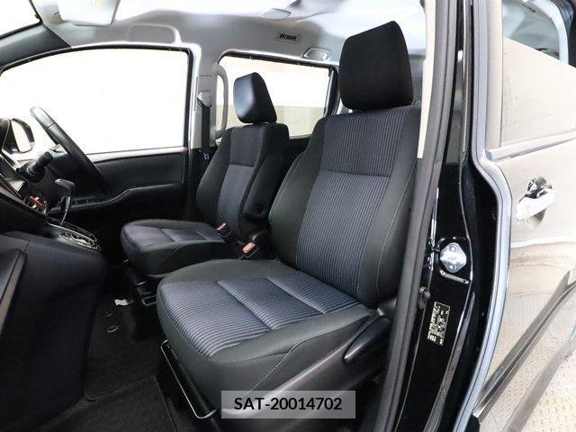 Toyota VOXY 2015-10 370404-5