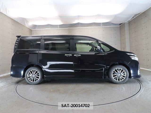 Toyota VOXY 2015-10 370404-22