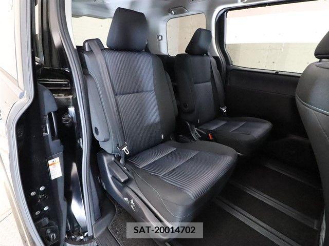 Toyota VOXY 2015-10 370404-4
