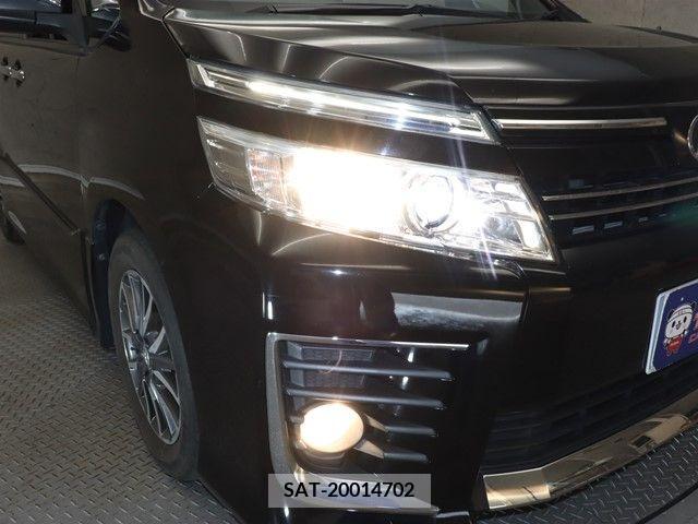 Toyota VOXY 2015-10 370404-19