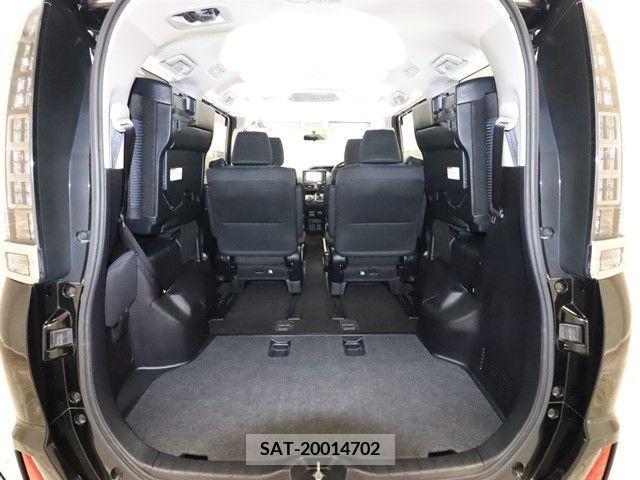 Toyota VOXY 2015-10 370404-9