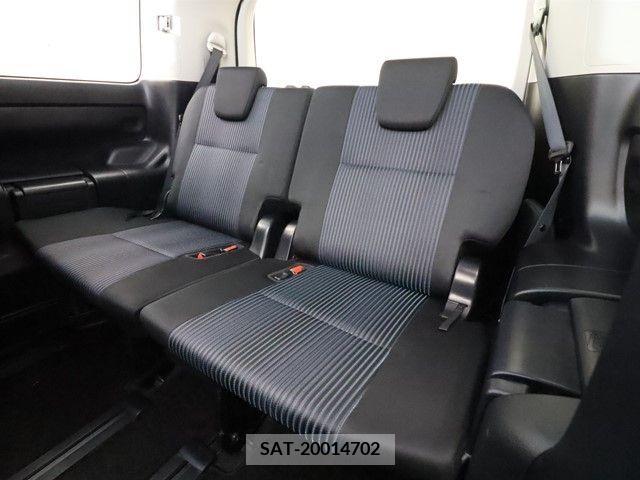 Toyota VOXY 2015-10 370404-7