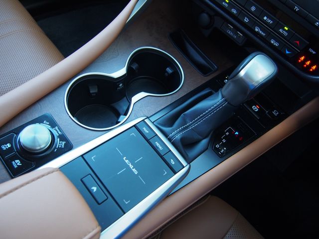 Lexus RX 2021-05 7383-12
