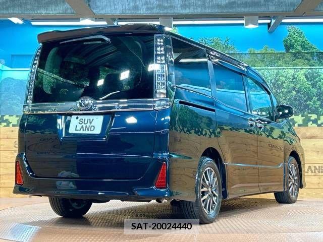 Toyota VOXY 2017-02 321525-17