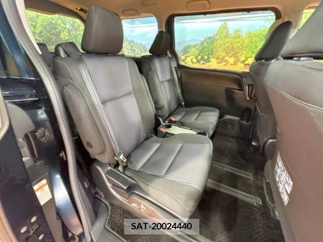 Toyota VOXY 2017-02 321525-8