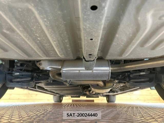 Toyota VOXY 2017-02 321525-19