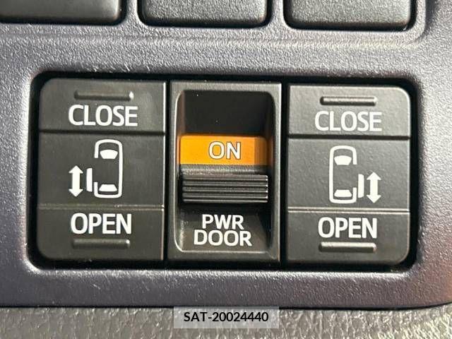 Toyota VOXY 2017-02 321525-5
