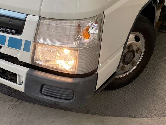 Mitsubishi CANTER 2017-10 15454-5