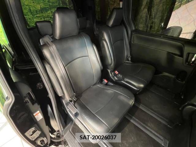 Toyota VOXY 2019-08 394958-9