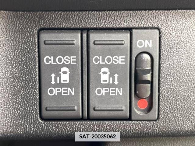 Honda e 2015-06 346437-7