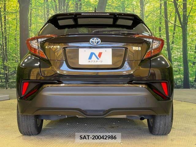 Toyota C-HR 2018-11 294892-15