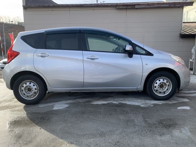 Nissan NOTE 2013-01 6044-3