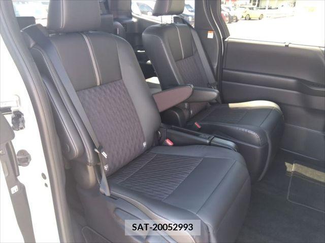 Toyota NOAH HYBRID 2023-02 322897-11