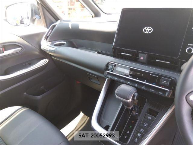 Toyota NOAH HYBRID 2023-02 322897-4