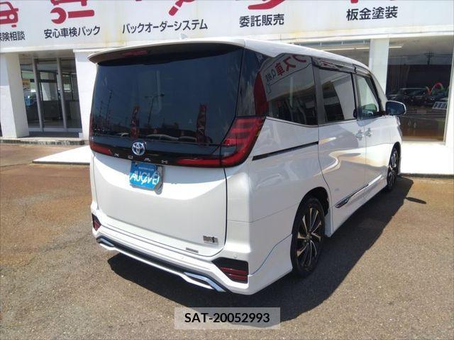 Toyota NOAH HYBRID 2023-02 322897-1