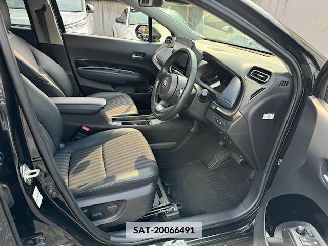 Toyota AQUA 2021-07 346737-1