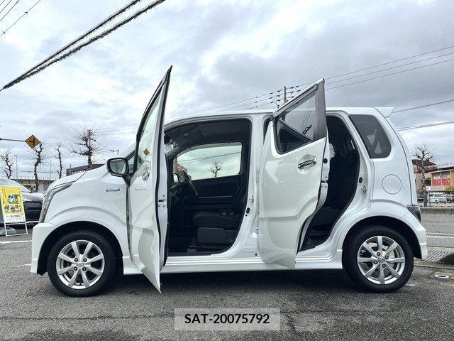 Suzuki WAGON R 2017-02 215904-4