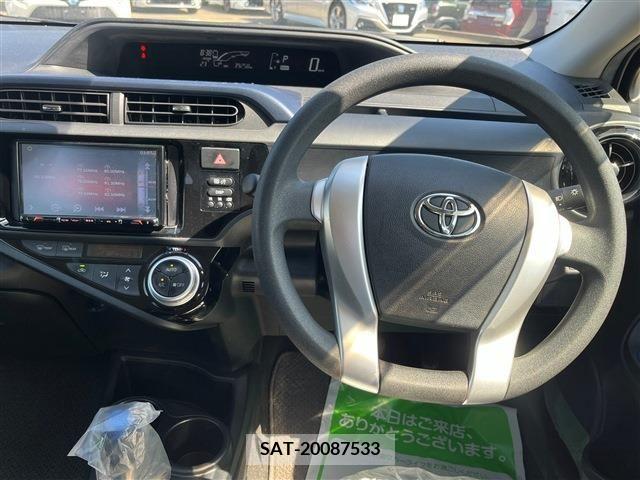 Toyota AQUA 2017-03 260143-16