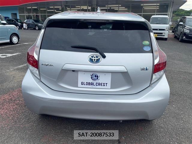 Toyota AQUA 2017-03 260143-10