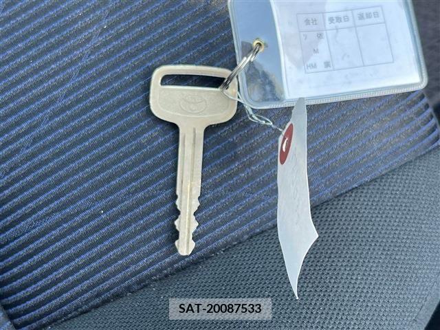 Toyota AQUA 2017-03 260143-24