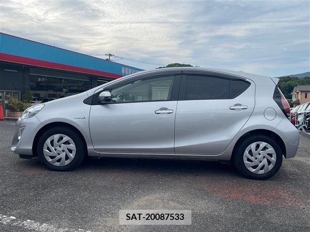Toyota AQUA 2017-03 260143-9