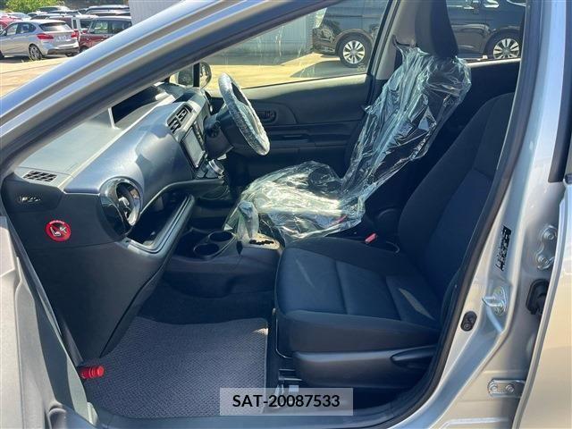 Toyota AQUA 2017-03 260143-2