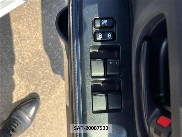 Toyota AQUA 2017-03 260143-14