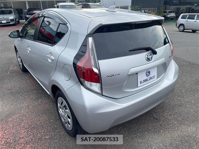 Toyota AQUA 2017-03 260143-8