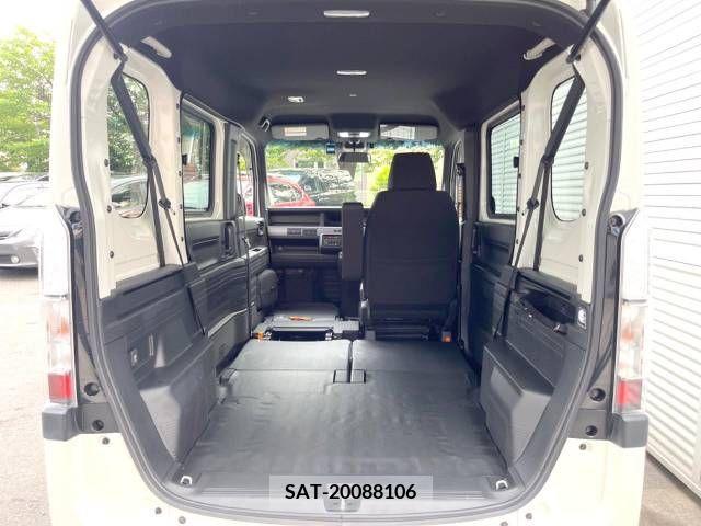 Honda N-VAN 2019-07 307924-10