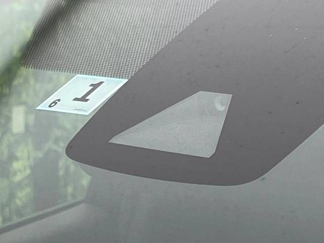 Toyota PRIUS 2017-01 28740-2