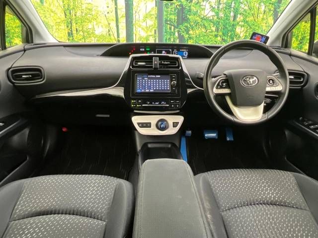 Toyota PRIUS 2017-01 28740-1