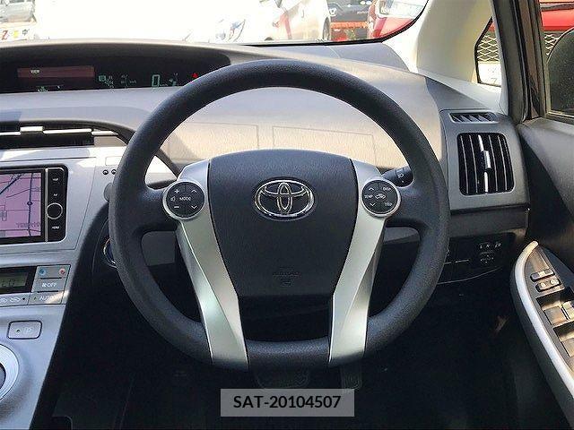 Toyota PRIUS 2013-04 281783-13