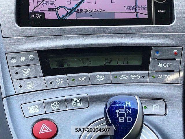 Toyota PRIUS 2013-04 281783-14