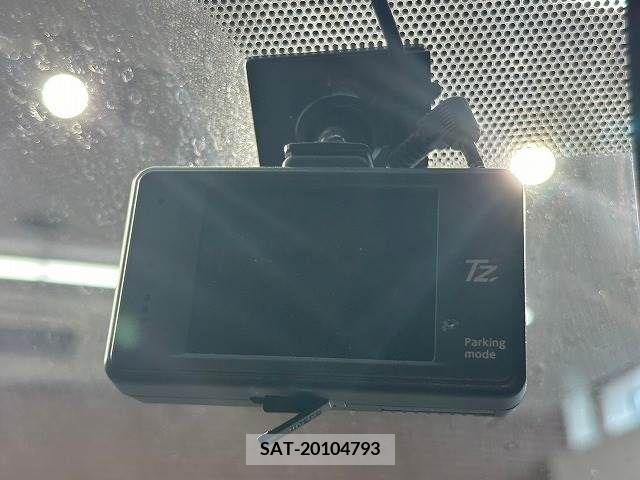 Toyota VOXY 2019-04 332163-11