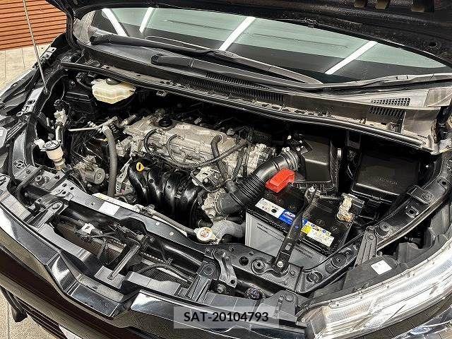 Toyota VOXY 2019-04 332163-17