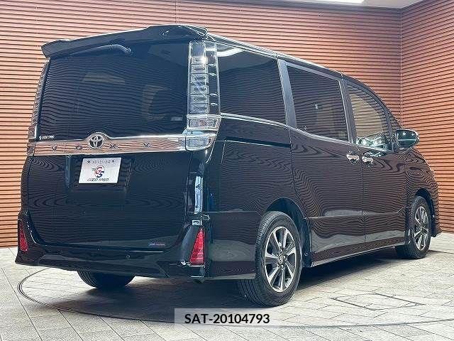 Toyota VOXY 2019-04 332163-16