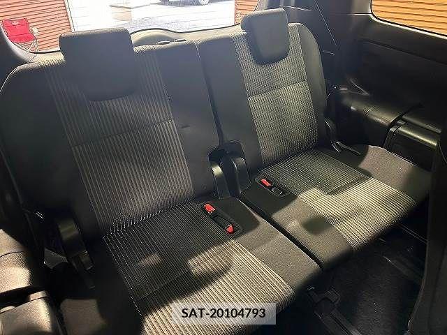 Toyota VOXY 2019-04 332163-6