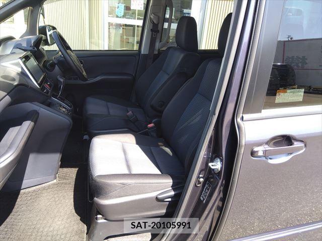 Toyota NOAH 2015-01 365089-12