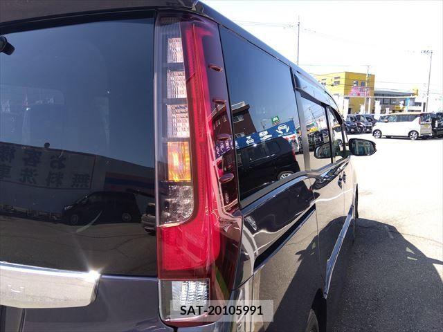 Toyota NOAH 2015-01 365089-6