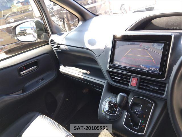 Toyota NOAH 2015-01 365089-17